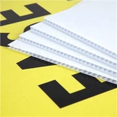 4mm Beyaz 4'x8' 48''x96'' Tabela Panosu için Boş Corona PP Oluklu Plastik Levha Coroplast